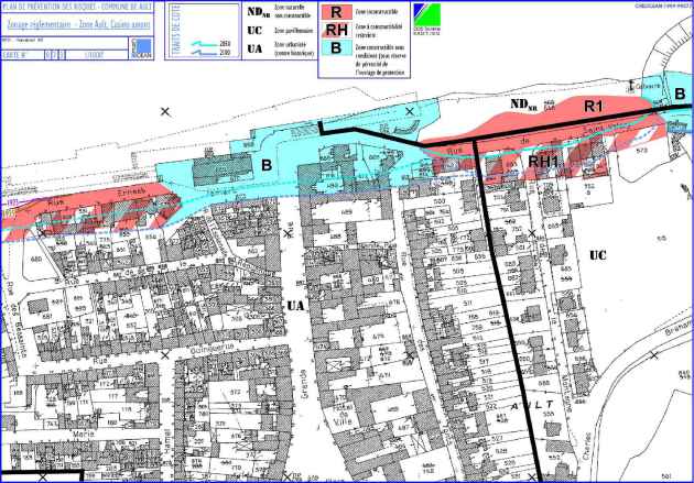 L'image présente le Plan de prévention des risques de la commune de Ault - Elle présente le trait de côte avec des zones inconstructibles au delà du trait de côte et des zone à la constructibilité restreinte à l'intérieur du trait de côte.